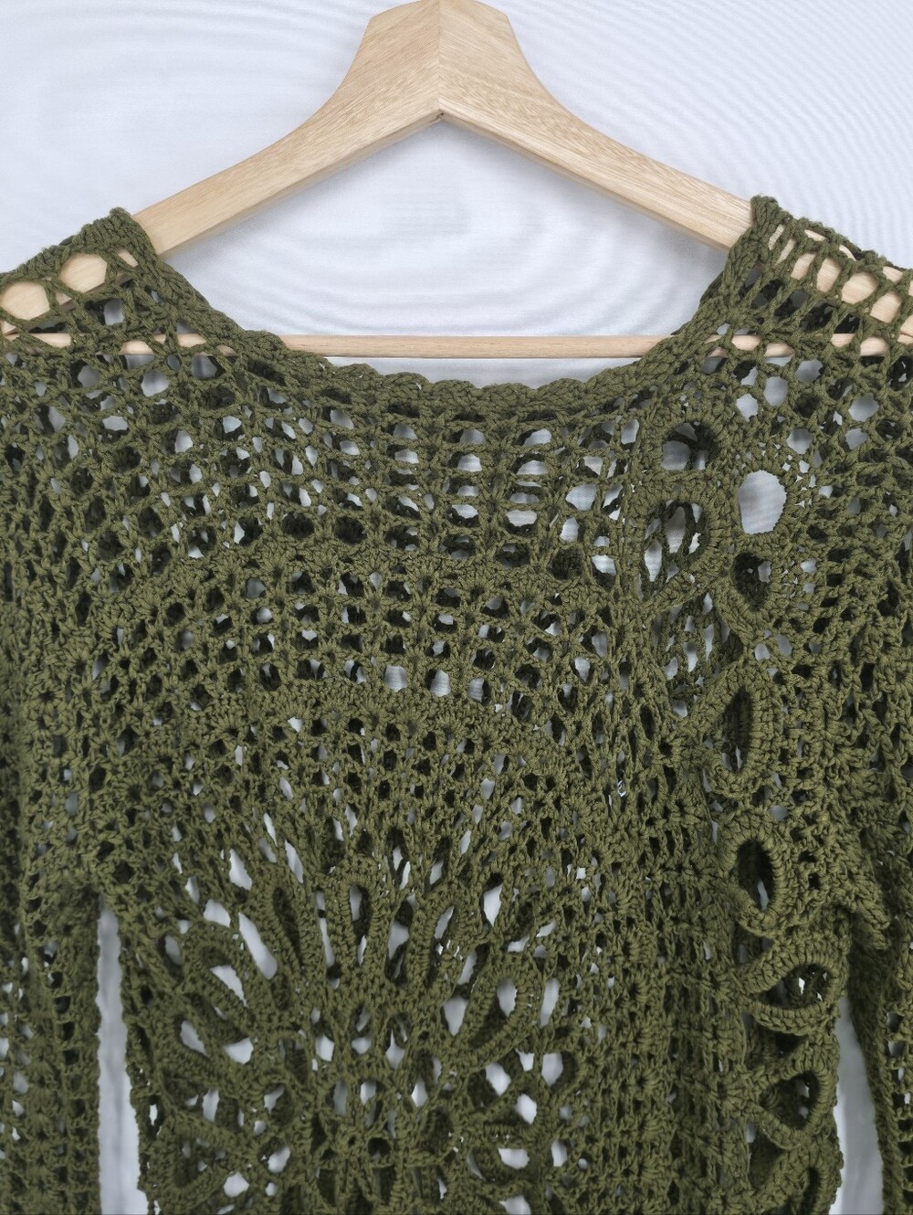 Vintage 90s Olive Crochet Asymmetrical Knit Top Bell Sleeve Boho Coastal Medium - Picture 8 of 10